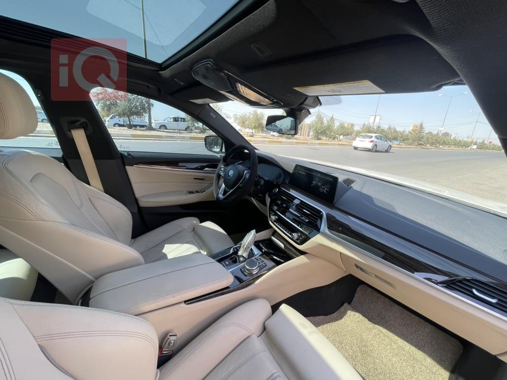 بی ئێم دەبڵیو سیریەس 5